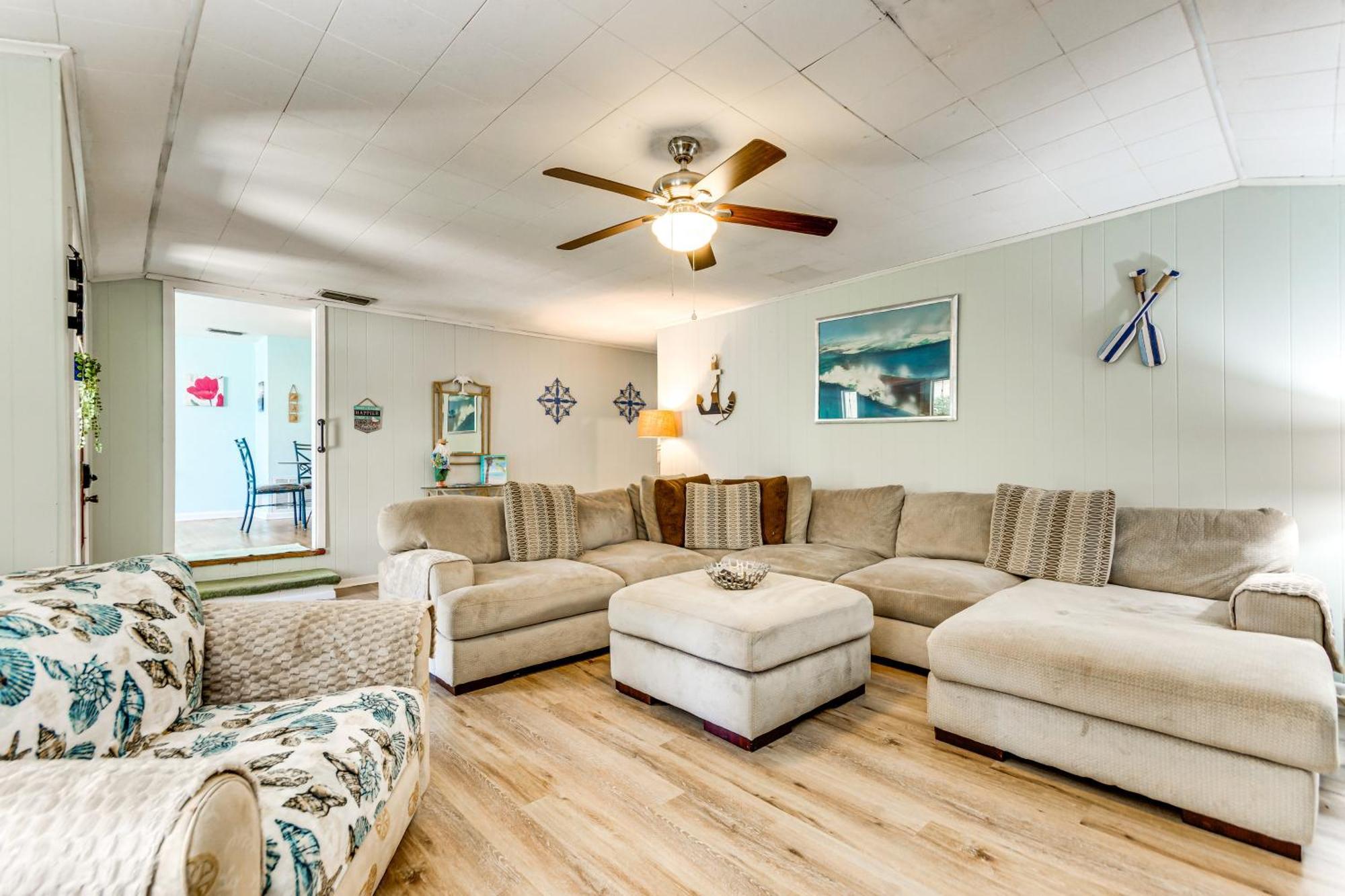 Fort Walton Coastal Retreat With Yard Walk To Beach 포르 월턴 비치 외부 사진