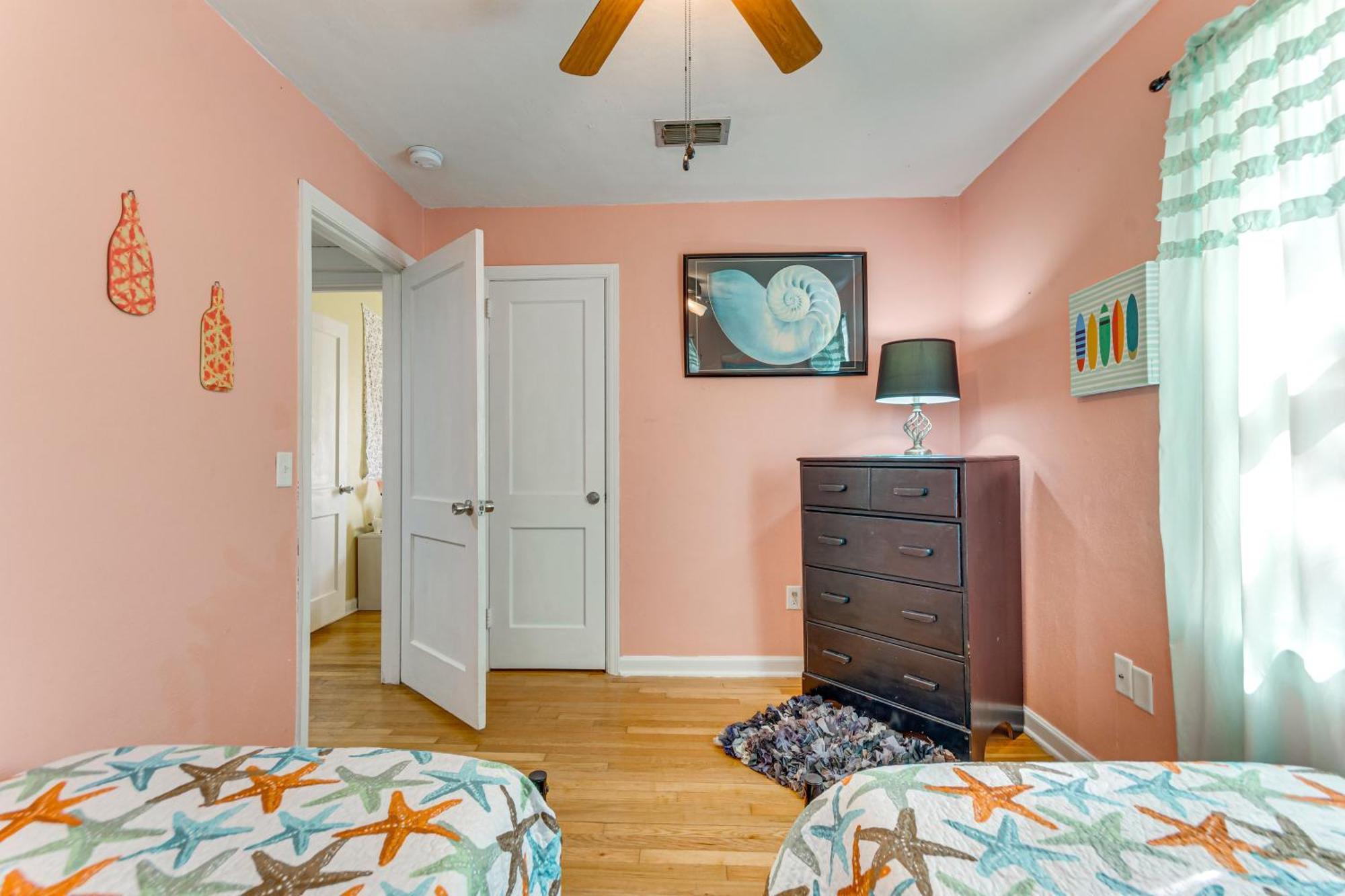 Fort Walton Coastal Retreat With Yard Walk To Beach 포르 월턴 비치 외부 사진