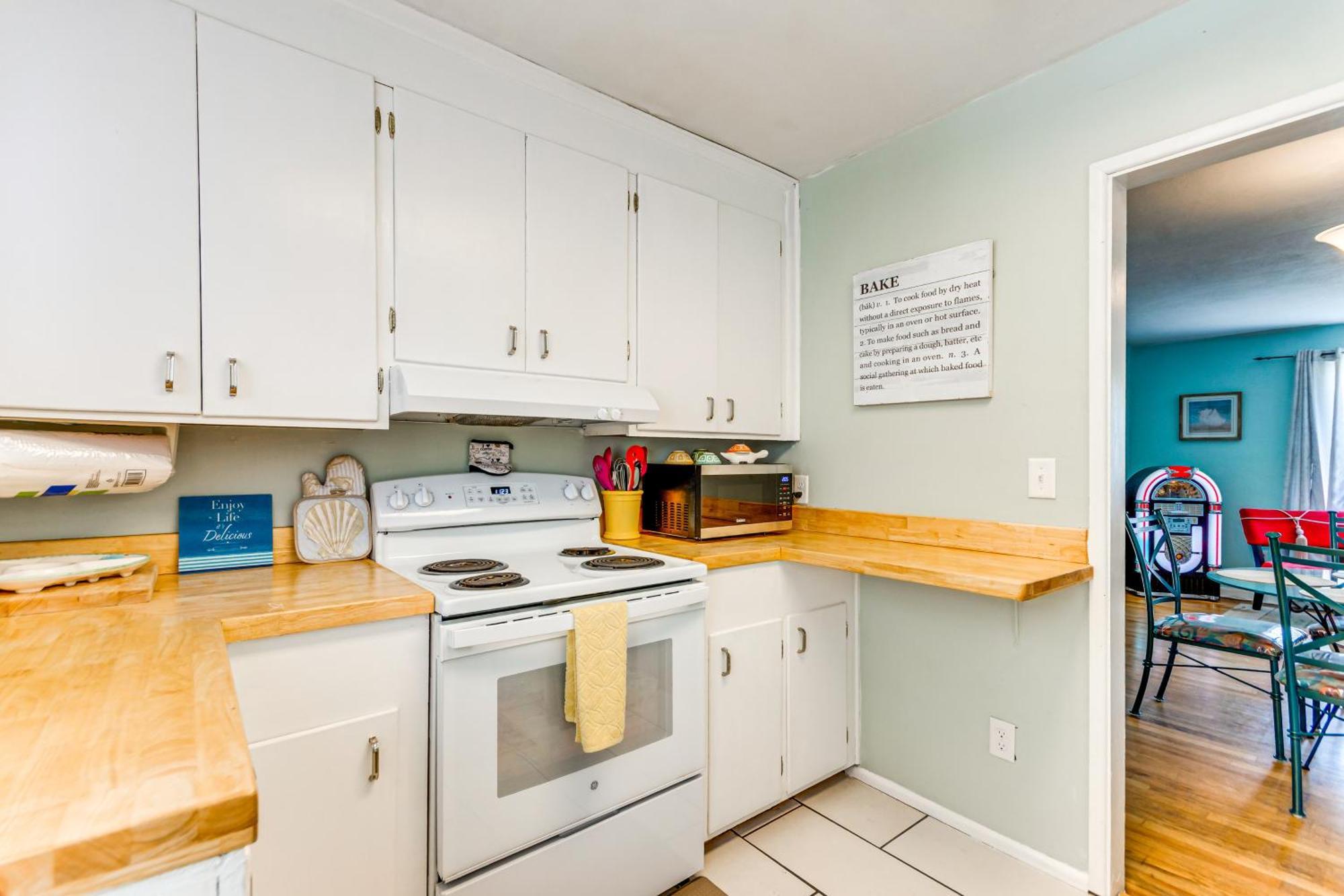Fort Walton Coastal Retreat With Yard Walk To Beach 포르 월턴 비치 외부 사진