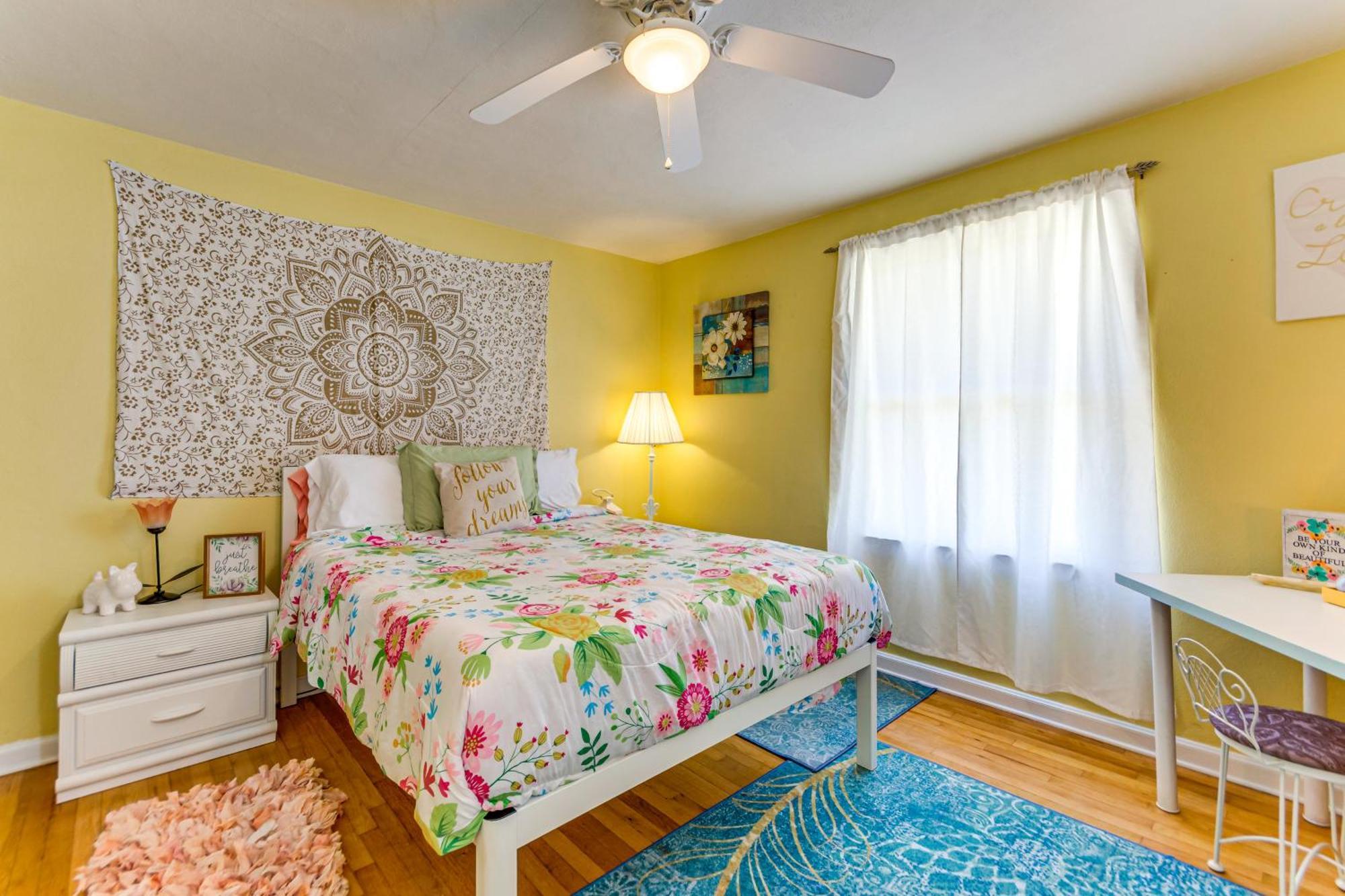 Fort Walton Coastal Retreat With Yard Walk To Beach 포르 월턴 비치 외부 사진