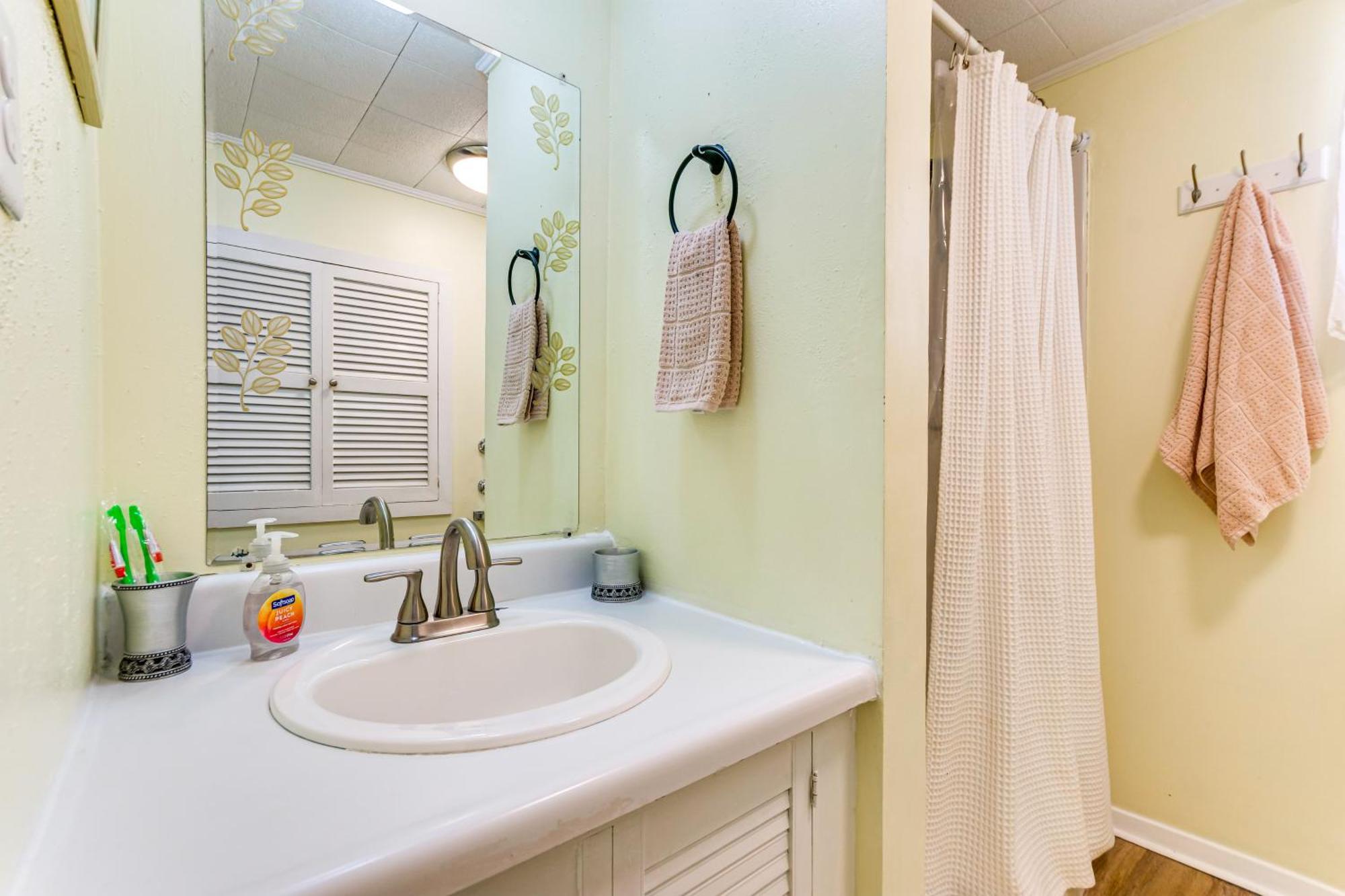 Fort Walton Coastal Retreat With Yard Walk To Beach 포르 월턴 비치 외부 사진
